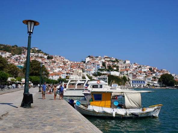 Σκόπελος Οικόπεδο προς πώληση, 100μ απο το λιμάνι της χώρας, Satılık – Arsa Yapi Skopelos